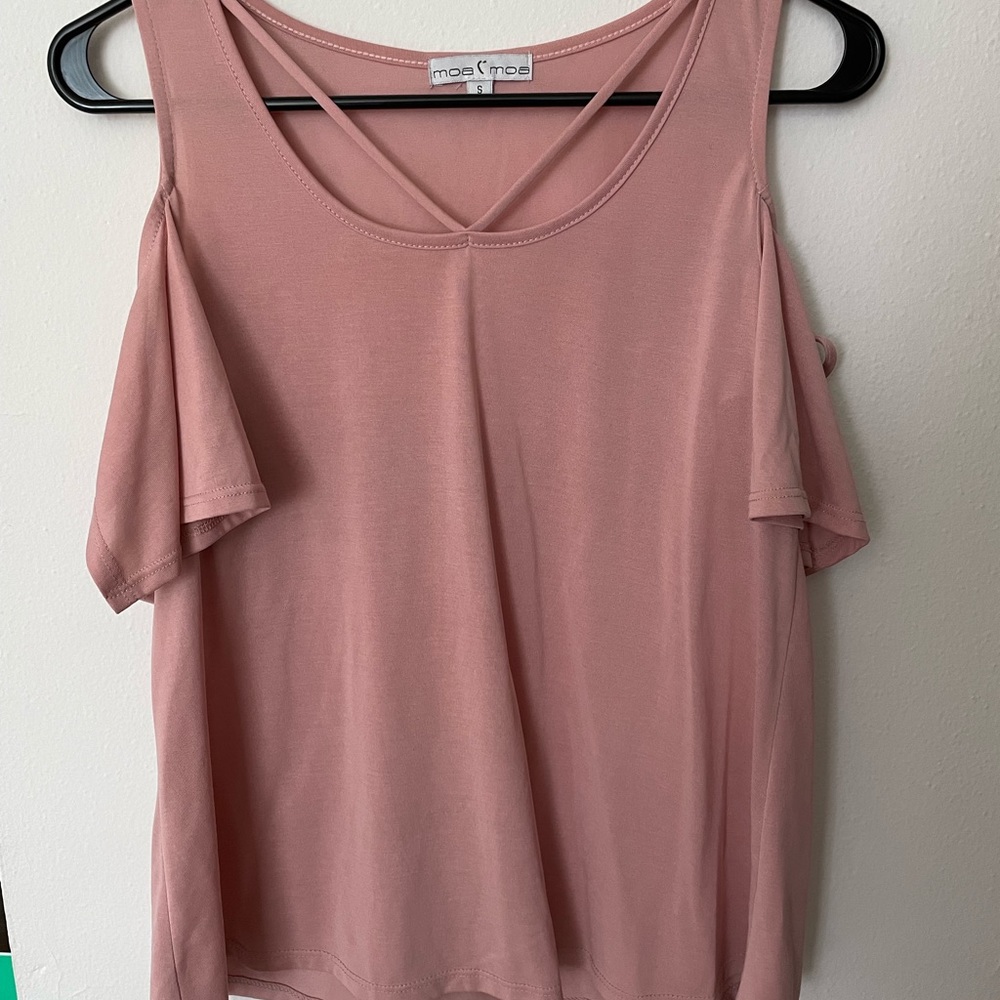 Blush pink shirt with open shoulders
